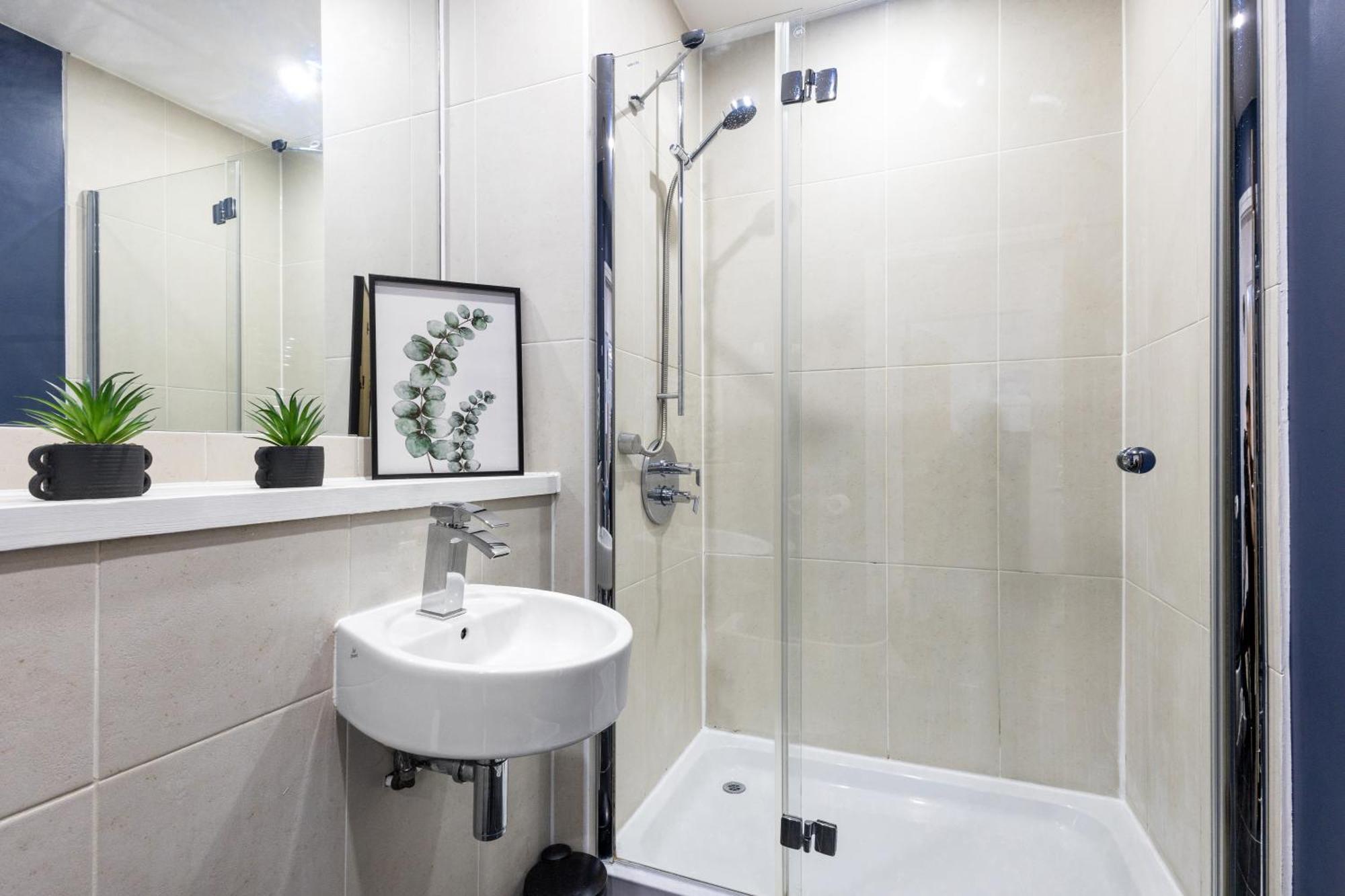 Bullring Lux Suite, New Street Free Netflix - Free Secure Parking- Sleeps 6 Μπέρμιγχαμ Εξωτερικό φωτογραφία